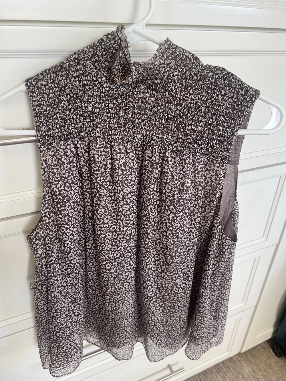 Joie - Sleeveless Smocked Floral Top - Brown/White